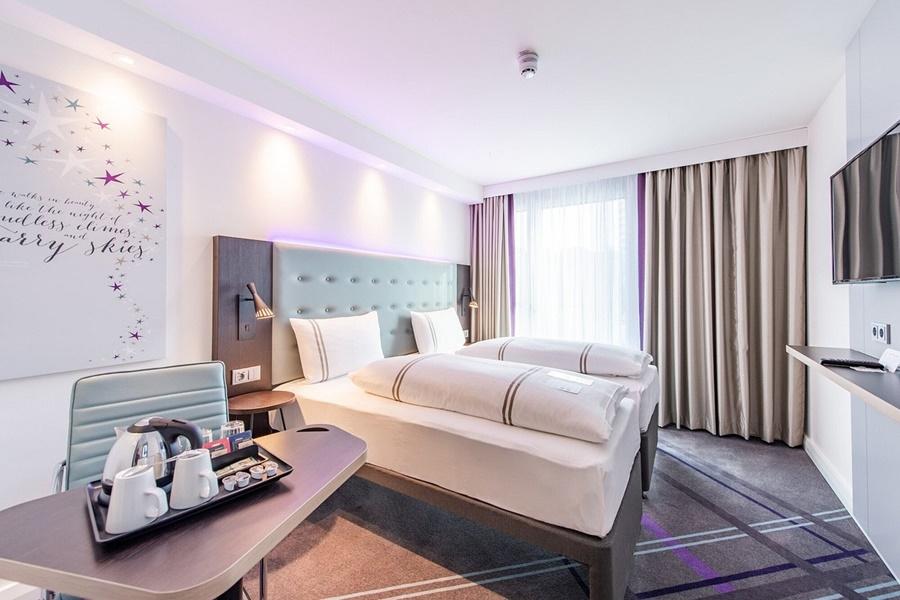 Premier Inn Stuttgart City Centre Экстерьер фото