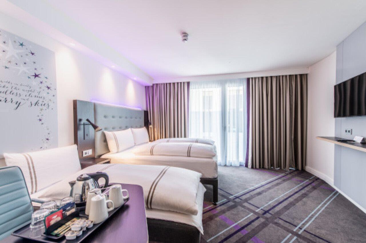 Premier Inn Stuttgart City Centre Экстерьер фото