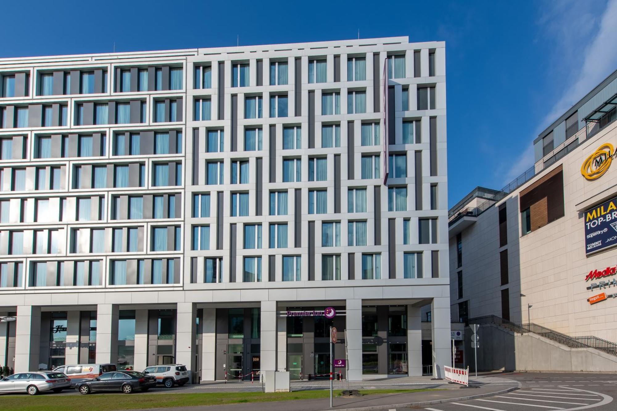 Premier Inn Stuttgart City Centre Экстерьер фото
